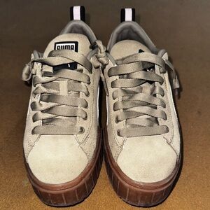 Puma Men's Beige Suede Sneakers